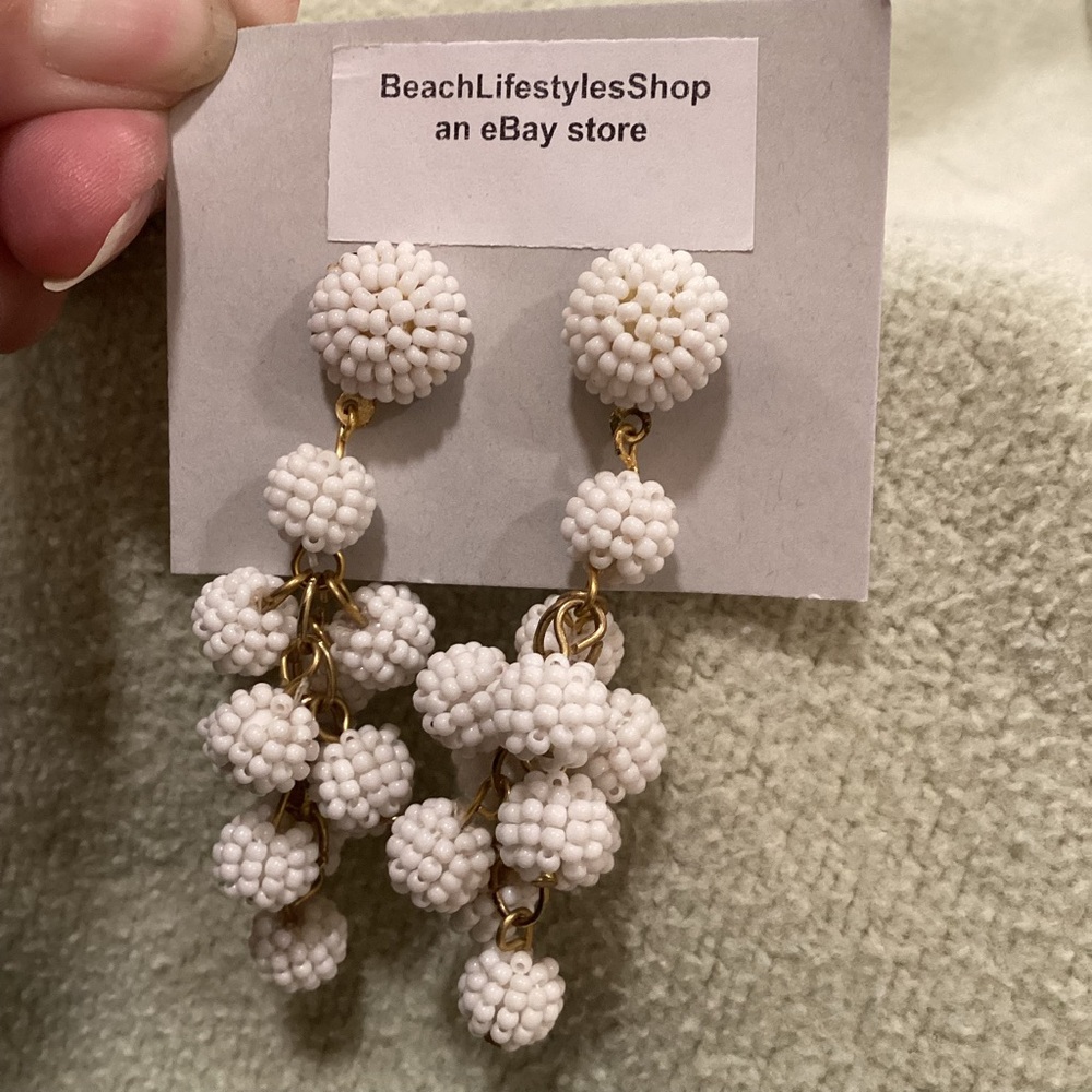White Cluster Beaded Earrings NWTS - Picture 2 of 5
